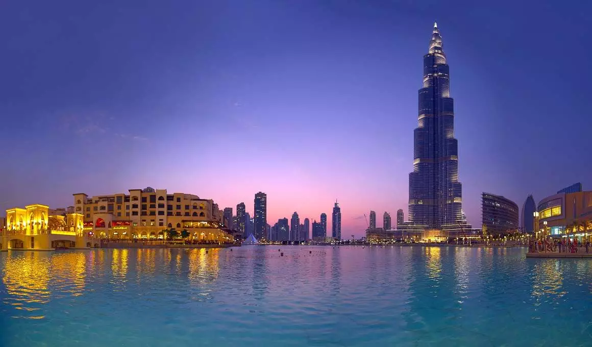 Dubai  und Abu Dhabi: Metropolen und Strand