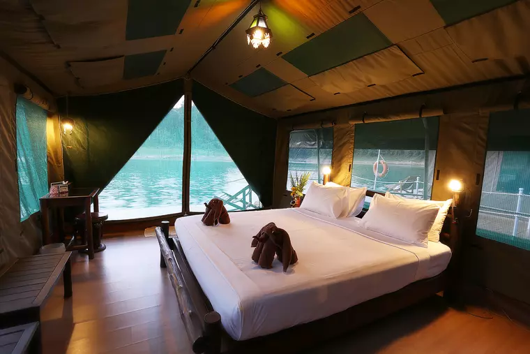 Rainforest Camp am Cheow-Larn-See