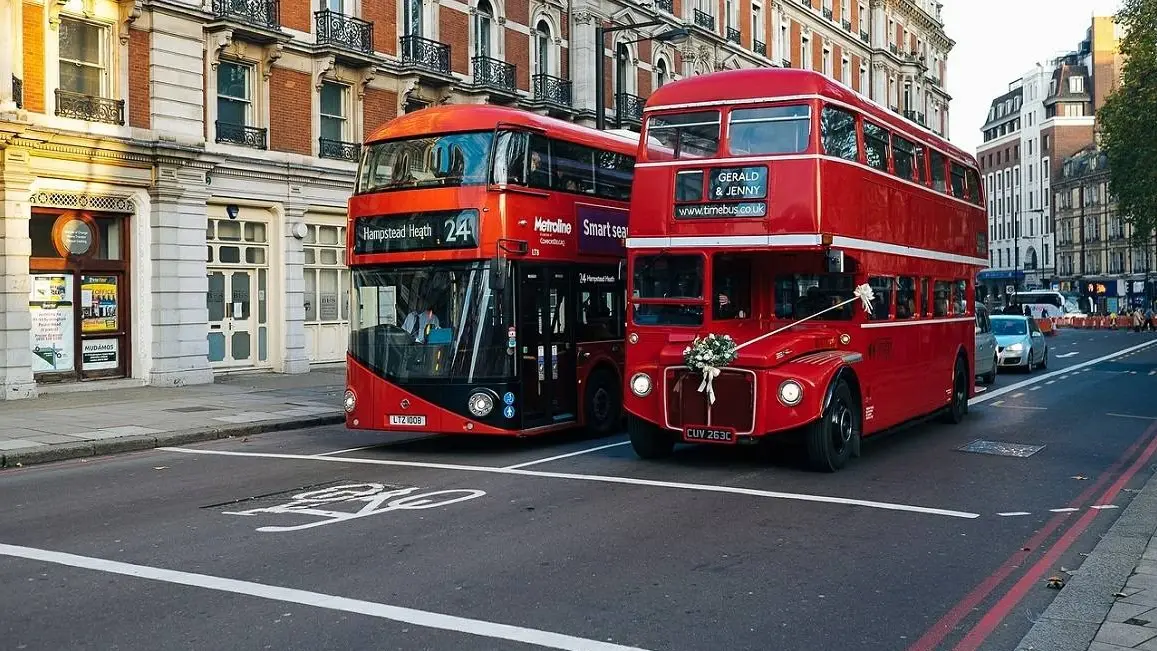 Die berühmten roten Busse 